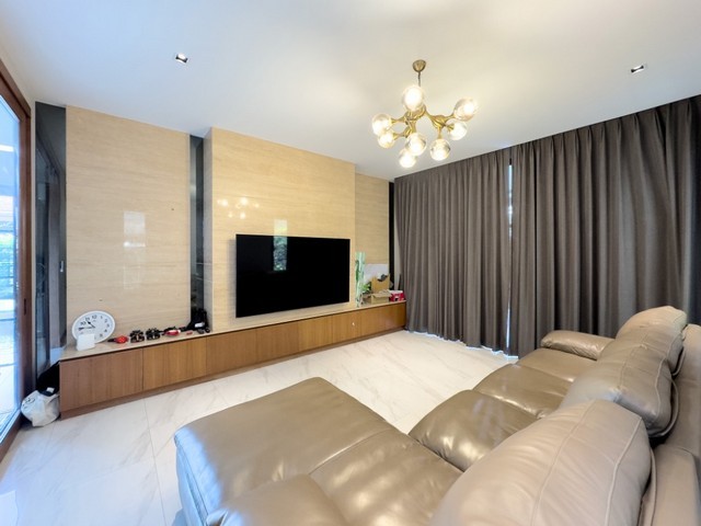 ประกาศฟรี! ซื้อ-ขาย-เช่า คอนโด บ้าน ทาวน์โฮม ที่ดิน และพื้นที่เชิงพาณิชย์ทั่วประเทศไทย ทุกทำเล ทุกงบประมาณ ไม่มีค่าใช้จ่าย ลงง่าย ขายไว เข้าถึงผู้ซื้อโดยตรง 2 275533pic1.jpg