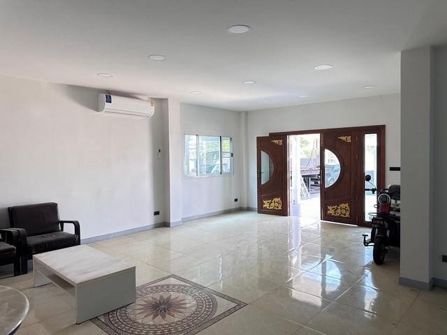 ประกาศฟรี! ซื้อ-ขาย-เช่า คอนโด บ้าน ทาวน์โฮม ที่ดิน และพื้นที่เชิงพาณิชย์ทั่วประเทศไทย ทุกทำเล ทุกงบประมาณ ไม่มีค่าใช้จ่าย ลงง่าย ขายไว เข้าถึงผู้ซื้อโดยตรง 4 275439pic3.jpg