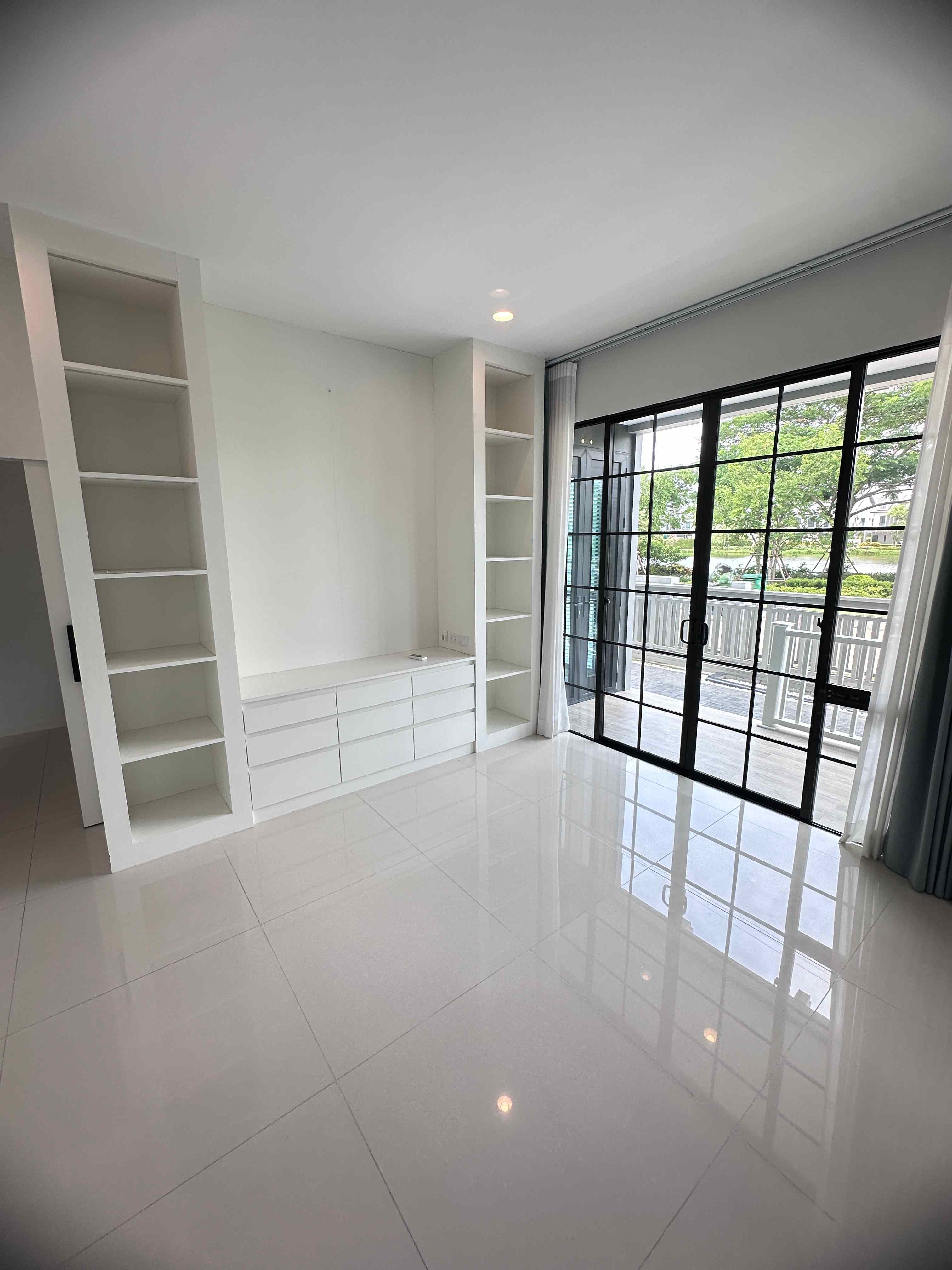 ประกาศฟรี! ซื้อ-ขาย-เช่า คอนโด บ้าน ทาวน์โฮม ที่ดิน และพื้นที่เชิงพาณิชย์ทั่วประเทศไทย ทุกทำเล ทุกงบประมาณ ไม่มีค่าใช้จ่าย ลงง่าย ขายไว เข้าถึงผู้ซื้อโดยตรง 4 329744pic3.jpg
