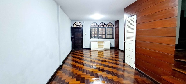 ประกาศฟรี! ซื้อ-ขาย-เช่า คอนโด บ้าน ทาวน์โฮม ที่ดิน และพื้นที่เชิงพาณิชย์ทั่วประเทศไทย ทุกทำเล ทุกงบประมาณ ไม่มีค่าใช้จ่าย ลงง่าย ขายไว เข้าถึงผู้ซื้อโดยตรง 4 21099pic3.jpg