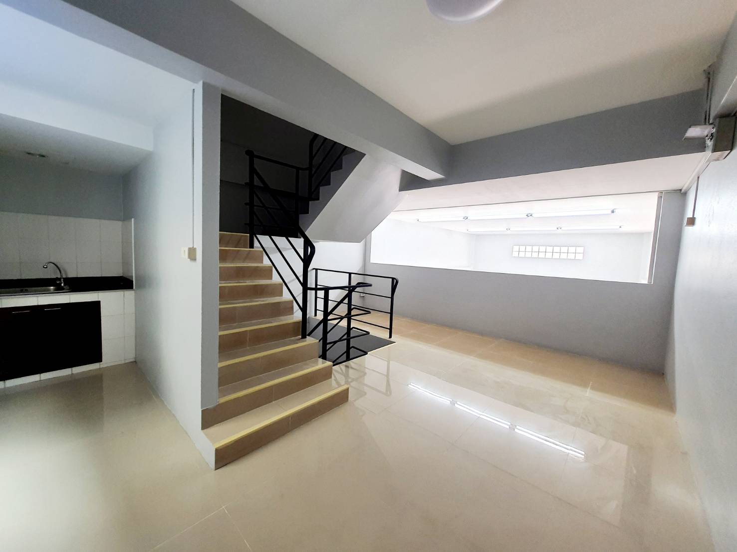 ประกาศฟรี! ซื้อ-ขาย-เช่า คอนโด บ้าน ทาวน์โฮม ที่ดิน และพื้นที่เชิงพาณิชย์ทั่วประเทศไทย ทุกทำเล ทุกงบประมาณ ไม่มีค่าใช้จ่าย ลงง่าย ขายไว เข้าถึงผู้ซื้อโดยตรง 4 6.jpg