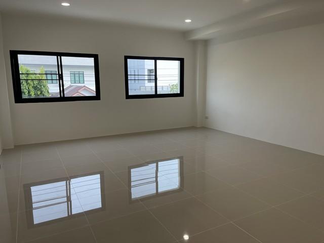 ประกาศฟรี! ซื้อ-ขาย-เช่า คอนโด บ้าน ทาวน์โฮม ที่ดิน และพื้นที่เชิงพาณิชย์ทั่วประเทศไทย ทุกทำเล ทุกงบประมาณ ไม่มีค่าใช้จ่าย ลงง่าย ขายไว เข้าถึงผู้ซื้อโดยตรง 4 275749pic3.jpg