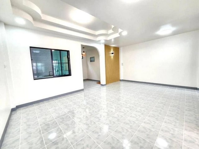 ประกาศฟรี! ซื้อ-ขาย-เช่า คอนโด บ้าน ทาวน์โฮม ที่ดิน และพื้นที่เชิงพาณิชย์ทั่วประเทศไทย ทุกทำเล ทุกงบประมาณ ไม่มีค่าใช้จ่าย ลงง่าย ขายไว เข้าถึงผู้ซื้อโดยตรง 5 20974pic4.jpg