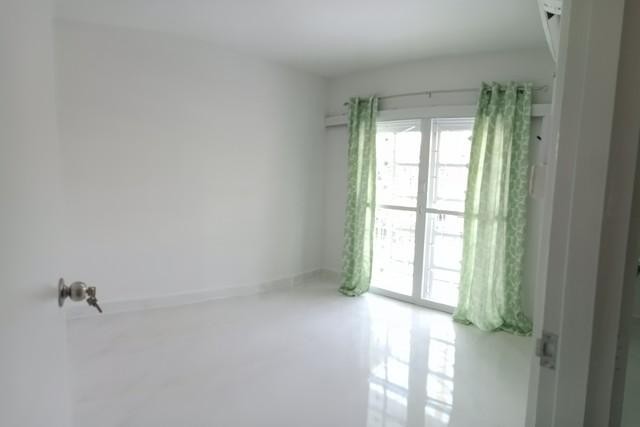 ประกาศฟรี! ซื้อ-ขาย-เช่า คอนโด บ้าน ทาวน์โฮม ที่ดิน และพื้นที่เชิงพาณิชย์ทั่วประเทศไทย ทุกทำเล ทุกงบประมาณ ไม่มีค่าใช้จ่าย ลงง่าย ขายไว เข้าถึงผู้ซื้อโดยตรง 5 275526pic4.jpg