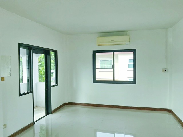 ประกาศฟรี! ซื้อ-ขาย-เช่า คอนโด บ้าน ทาวน์โฮม ที่ดิน และพื้นที่เชิงพาณิชย์ทั่วประเทศไทย ทุกทำเล ทุกงบประมาณ ไม่มีค่าใช้จ่าย ลงง่าย ขายไว เข้าถึงผู้ซื้อโดยตรง 5 21668pic4.jpg