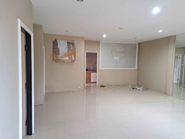 ประกาศฟรี! ซื้อ-ขาย-เช่า คอนโด บ้าน ทาวน์โฮม ที่ดิน และพื้นที่เชิงพาณิชย์ทั่วประเทศไทย ทุกทำเล ทุกงบประมาณ ไม่มีค่าใช้จ่าย ลงง่าย ขายไว เข้าถึงผู้ซื้อโดยตรง 5 21732pic4.jpg