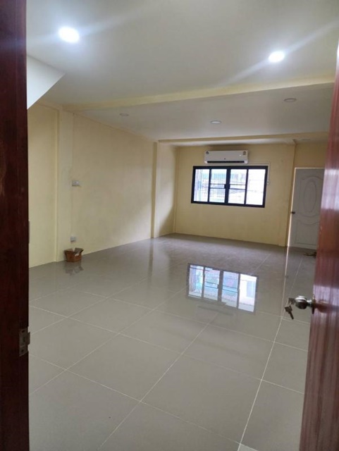 ประกาศฟรี! ซื้อ-ขาย-เช่า คอนโด บ้าน ทาวน์โฮม ที่ดิน และพื้นที่เชิงพาณิชย์ทั่วประเทศไทย ทุกทำเล ทุกงบประมาณ ไม่มีค่าใช้จ่าย ลงง่าย ขายไว เข้าถึงผู้ซื้อโดยตรง 5 21700pic4.jpg