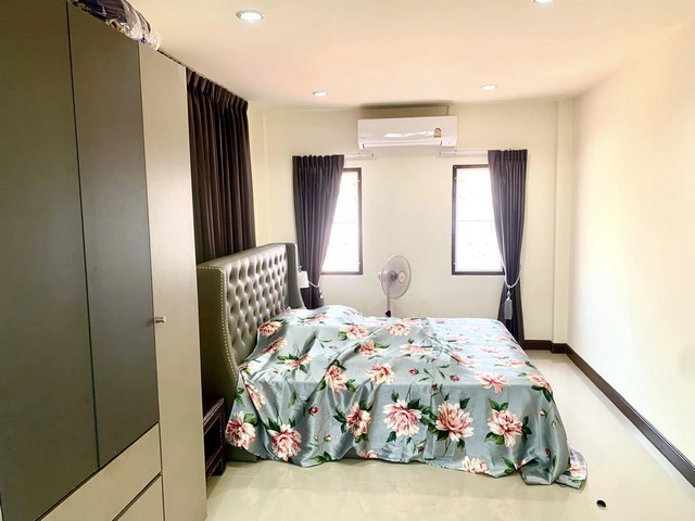 ประกาศฟรี! ซื้อ-ขาย-เช่า คอนโด บ้าน ทาวน์โฮม ที่ดิน และพื้นที่เชิงพาณิชย์ทั่วประเทศไทย ทุกทำเล ทุกงบประมาณ ไม่มีค่าใช้จ่าย ลงง่าย ขายไว เข้าถึงผู้ซื้อโดยตรง 5 276336pic4.jpg