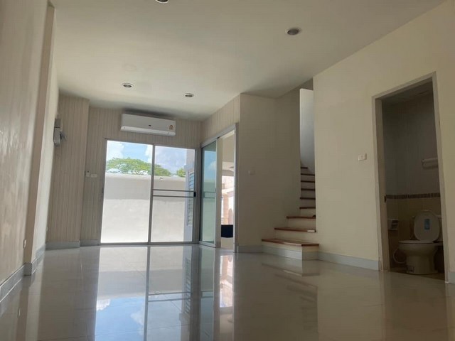 ประกาศฟรี! ซื้อ-ขาย-เช่า คอนโด บ้าน ทาวน์โฮม ที่ดิน และพื้นที่เชิงพาณิชย์ทั่วประเทศไทย ทุกทำเล ทุกงบประมาณ ไม่มีค่าใช้จ่าย ลงง่าย ขายไว เข้าถึงผู้ซื้อโดยตรง 3 276296pic2.jpg