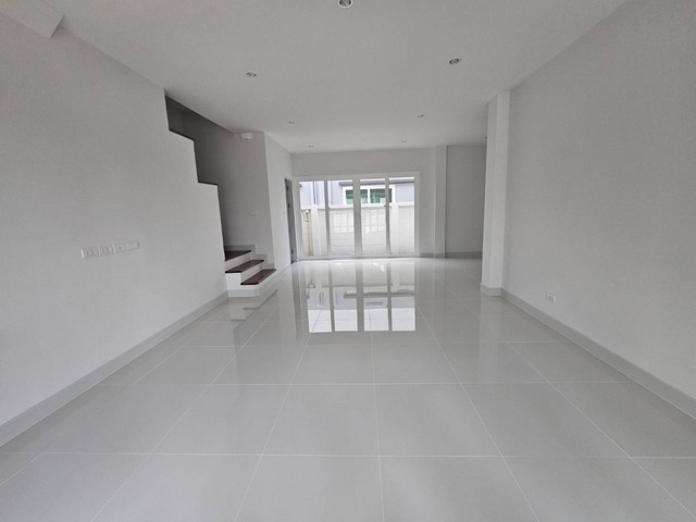 ประกาศฟรี! ซื้อ-ขาย-เช่า คอนโด บ้าน ทาวน์โฮม ที่ดิน และพื้นที่เชิงพาณิชย์ทั่วประเทศไทย ทุกทำเล ทุกงบประมาณ ไม่มีค่าใช้จ่าย ลงง่าย ขายไว เข้าถึงผู้ซื้อโดยตรง 5 271455pic4.jpg