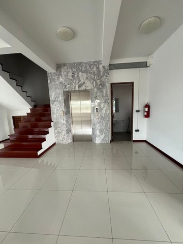 ประกาศฟรี! ซื้อ-ขาย-เช่า คอนโด บ้าน ทาวน์โฮม ที่ดิน และพื้นที่เชิงพาณิชย์ทั่วประเทศไทย ทุกทำเล ทุกงบประมาณ ไม่มีค่าใช้จ่าย ลงง่าย ขายไว เข้าถึงผู้ซื้อโดยตรง 5 171913pic4.jpg