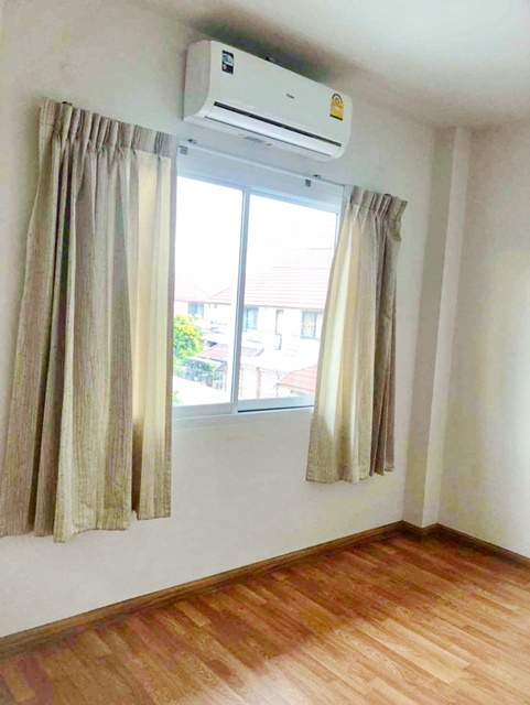 ประกาศฟรี! ซื้อ-ขาย-เช่า คอนโด บ้าน ทาวน์โฮม ที่ดิน และพื้นที่เชิงพาณิชย์ทั่วประเทศไทย ทุกทำเล ทุกงบประมาณ ไม่มีค่าใช้จ่าย ลงง่าย ขายไว เข้าถึงผู้ซื้อโดยตรง 5 171944pic4.jpg