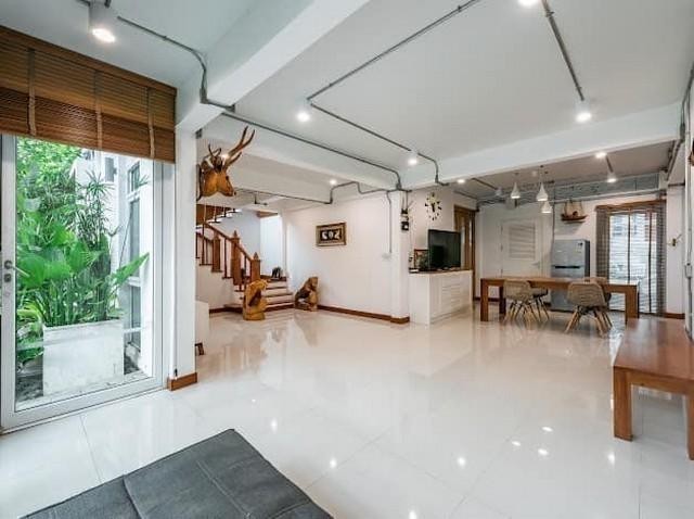 ประกาศฟรี! ซื้อ-ขาย-เช่า คอนโด บ้าน ทาวน์โฮม ที่ดิน และพื้นที่เชิงพาณิชย์ทั่วประเทศไทย ทุกทำเล ทุกงบประมาณ ไม่มีค่าใช้จ่าย ลงง่าย ขายไว เข้าถึงผู้ซื้อโดยตรง 4 276745pic3.jpg