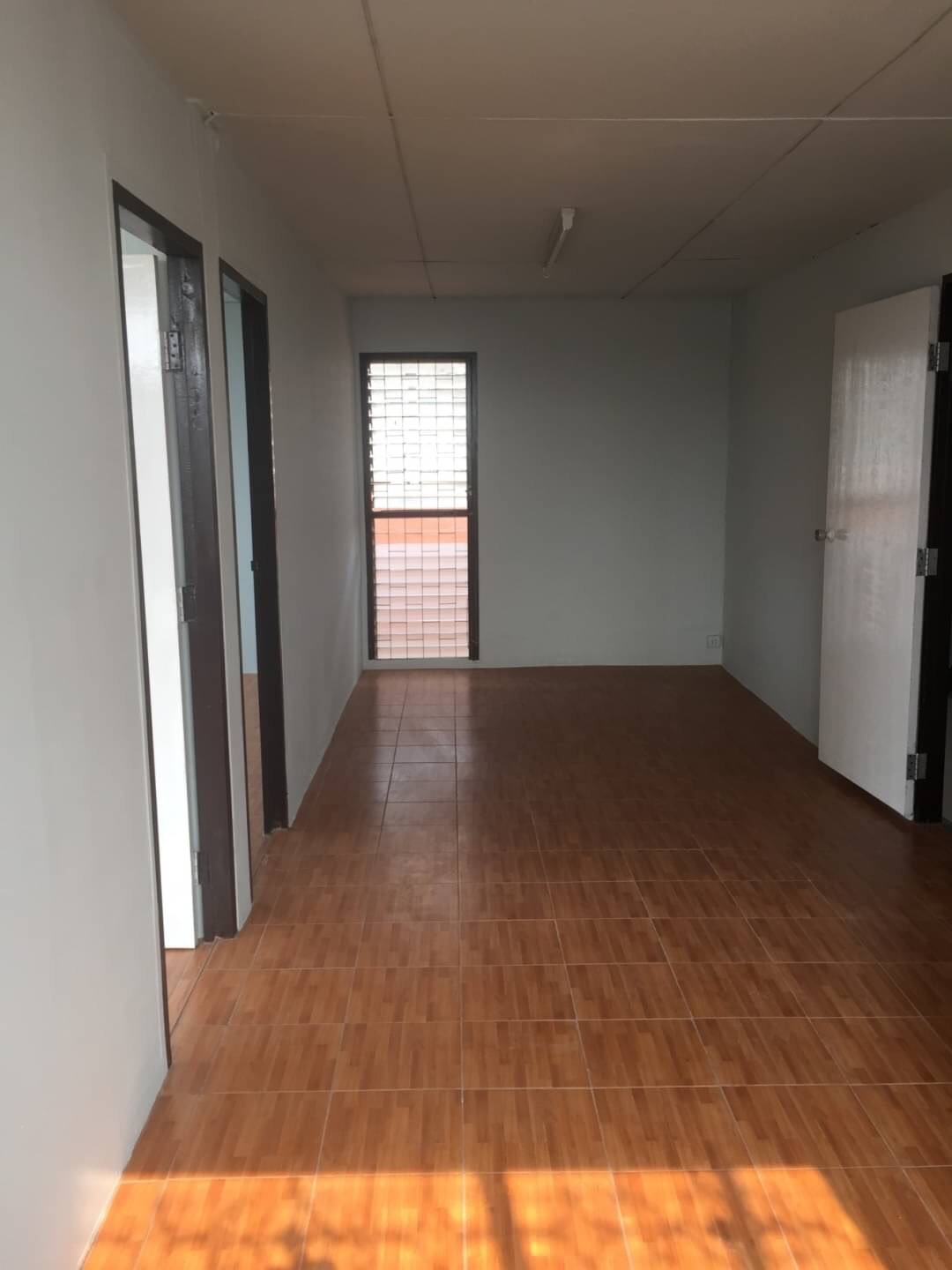 ประกาศฟรี! ซื้อ-ขาย-เช่า คอนโด บ้าน ทาวน์โฮม ที่ดิน และพื้นที่เชิงพาณิชย์ทั่วประเทศไทย ทุกทำเล ทุกงบประมาณ ไม่มีค่าใช้จ่าย ลงง่าย ขายไว เข้าถึงผู้ซื้อโดยตรง 5 475740pic4.jpg