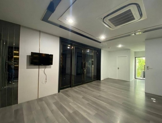 ประกาศฟรี! ซื้อ-ขาย-เช่า คอนโด บ้าน ทาวน์โฮม ที่ดิน และพื้นที่เชิงพาณิชย์ทั่วประเทศไทย ทุกทำเล ทุกงบประมาณ ไม่มีค่าใช้จ่าย ลงง่าย ขายไว เข้าถึงผู้ซื้อโดยตรง 5 277154pic4.jpg