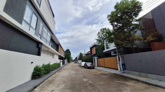 ประกาศฟรี! ซื้อ-ขาย-เช่า คอนโด บ้าน ทาวน์โฮม ที่ดิน และพื้นที่เชิงพาณิชย์ทั่วประเทศไทย ทุกทำเล ทุกงบประมาณ ไม่มีค่าใช้จ่าย ลงง่าย ขายไว เข้าถึงผู้ซื้อโดยตรง 5 172557pic4.jpg