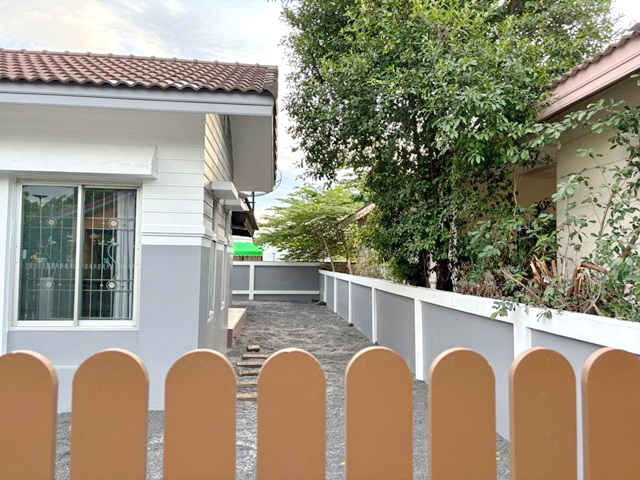 ประกาศฟรี! ซื้อ-ขาย-เช่า คอนโด บ้าน ทาวน์โฮม ที่ดิน และพื้นที่เชิงพาณิชย์ทั่วประเทศไทย ทุกทำเล ทุกงบประมาณ ไม่มีค่าใช้จ่าย ลงง่าย ขายไว เข้าถึงผู้ซื้อโดยตรง 4 22400pic3.jpg