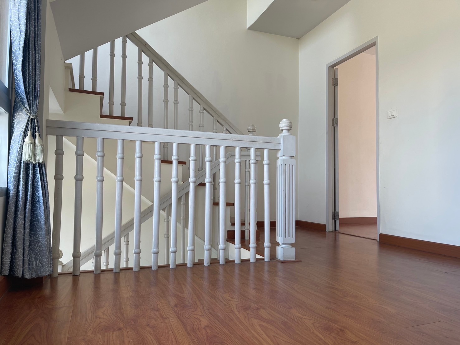 ประกาศฟรี! ซื้อ-ขาย-เช่า คอนโด บ้าน ทาวน์โฮม ที่ดิน และพื้นที่เชิงพาณิชย์ทั่วประเทศไทย ทุกทำเล ทุกงบประมาณ ไม่มีค่าใช้จ่าย ลงง่าย ขายไว เข้าถึงผู้ซื้อโดยตรง 4 5.jpg