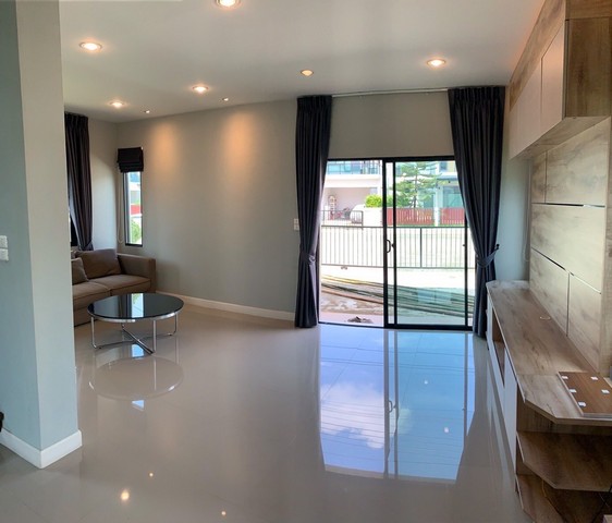 ประกาศฟรี! ซื้อ-ขาย-เช่า คอนโด บ้าน ทาวน์โฮม ที่ดิน และพื้นที่เชิงพาณิชย์ทั่วประเทศไทย ทุกทำเล ทุกงบประมาณ ไม่มีค่าใช้จ่าย ลงง่าย ขายไว เข้าถึงผู้ซื้อโดยตรง 5 476348pic4.jpg