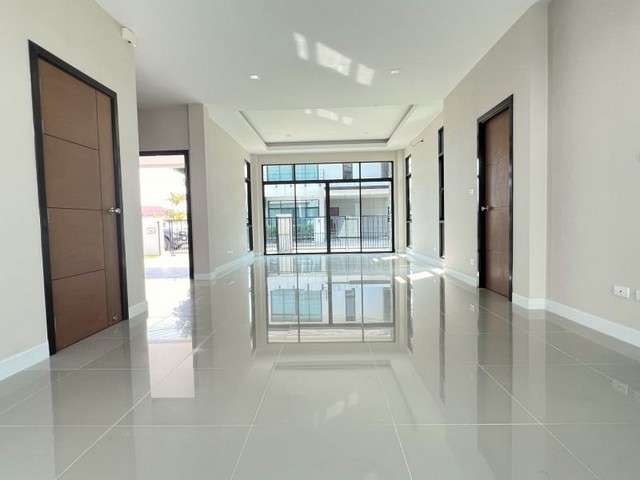 ประกาศฟรี! ซื้อ-ขาย-เช่า คอนโด บ้าน ทาวน์โฮม ที่ดิน และพื้นที่เชิงพาณิชย์ทั่วประเทศไทย ทุกทำเล ทุกงบประมาณ ไม่มีค่าใช้จ่าย ลงง่าย ขายไว เข้าถึงผู้ซื้อโดยตรง 5 172675pic4.jpg