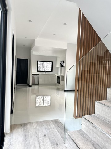 ประกาศฟรี! ซื้อ-ขาย-เช่า คอนโด บ้าน ทาวน์โฮม ที่ดิน และพื้นที่เชิงพาณิชย์ทั่วประเทศไทย ทุกทำเล ทุกงบประมาณ ไม่มีค่าใช้จ่าย ลงง่าย ขายไว เข้าถึงผู้ซื้อโดยตรง 5 476352pic4.jpg