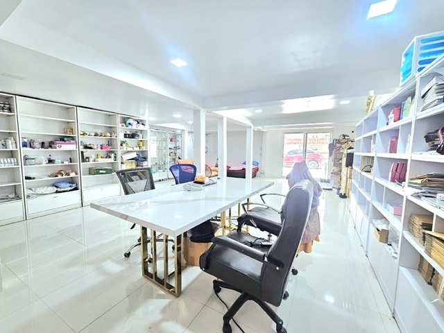 ประกาศฟรี! ซื้อ-ขาย-เช่า คอนโด บ้าน ทาวน์โฮม ที่ดิน และพื้นที่เชิงพาณิชย์ทั่วประเทศไทย ทุกทำเล ทุกงบประมาณ ไม่มีค่าใช้จ่าย ลงง่าย ขายไว เข้าถึงผู้ซื้อโดยตรง 3 172976pic2.jpg