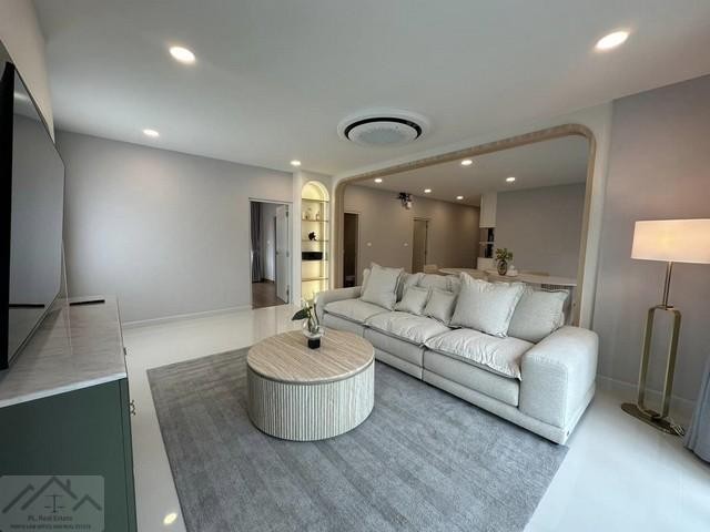 ประกาศฟรี! ซื้อ-ขาย-เช่า คอนโด บ้าน ทาวน์โฮม ที่ดิน และพื้นที่เชิงพาณิชย์ทั่วประเทศไทย ทุกทำเล ทุกงบประมาณ ไม่มีค่าใช้จ่าย ลงง่าย ขายไว เข้าถึงผู้ซื้อโดยตรง 3 277169pic2.jpg