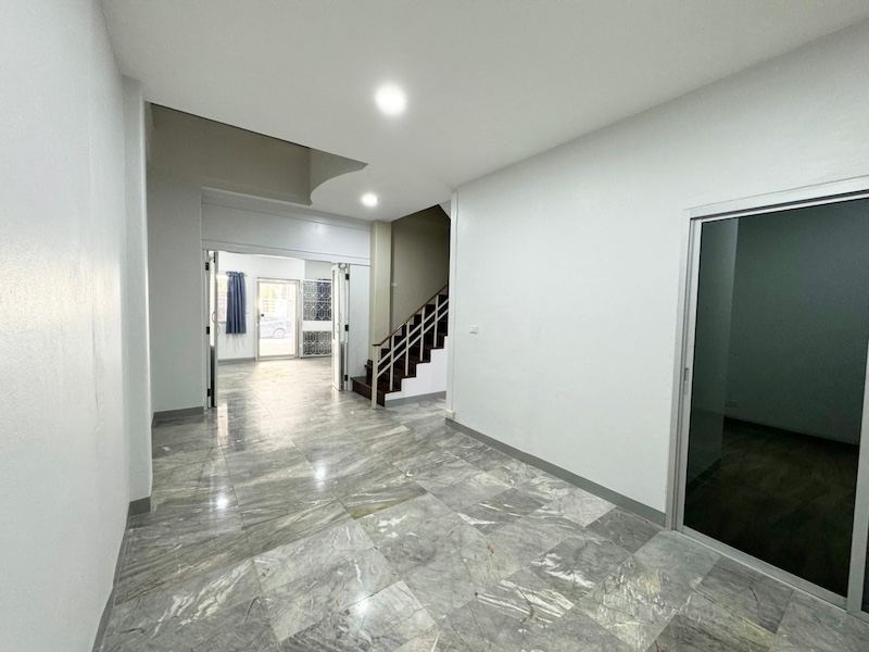 ประกาศฟรี! ซื้อ-ขาย-เช่า คอนโด บ้าน ทาวน์โฮม ที่ดิน และพื้นที่เชิงพาณิชย์ทั่วประเทศไทย ทุกทำเล ทุกงบประมาณ ไม่มีค่าใช้จ่าย ลงง่าย ขายไว เข้าถึงผู้ซื้อโดยตรง 5 476768pic4.jpg