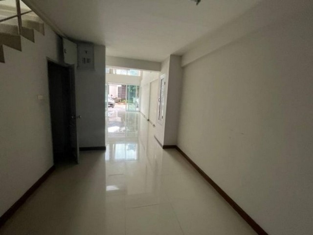 ประกาศฟรี! ซื้อ-ขาย-เช่า คอนโด บ้าน ทาวน์โฮม ที่ดิน และพื้นที่เชิงพาณิชย์ทั่วประเทศไทย ทุกทำเล ทุกงบประมาณ ไม่มีค่าใช้จ่าย ลงง่าย ขายไว เข้าถึงผู้ซื้อโดยตรง 4 173316pic3.jpg