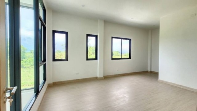 ประกาศฟรี! ซื้อ-ขาย-เช่า คอนโด บ้าน ทาวน์โฮม ที่ดิน และพื้นที่เชิงพาณิชย์ทั่วประเทศไทย ทุกทำเล ทุกงบประมาณ ไม่มีค่าใช้จ่าย ลงง่าย ขายไว เข้าถึงผู้ซื้อโดยตรง 5 173311pic4.jpg