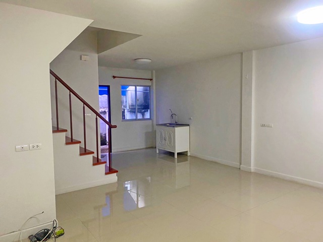 ประกาศฟรี! ซื้อ-ขาย-เช่า คอนโด บ้าน ทาวน์โฮม ที่ดิน และพื้นที่เชิงพาณิชย์ทั่วประเทศไทย ทุกทำเล ทุกงบประมาณ ไม่มีค่าใช้จ่าย ลงง่าย ขายไว เข้าถึงผู้ซื้อโดยตรง 4 22661pic3.jpg