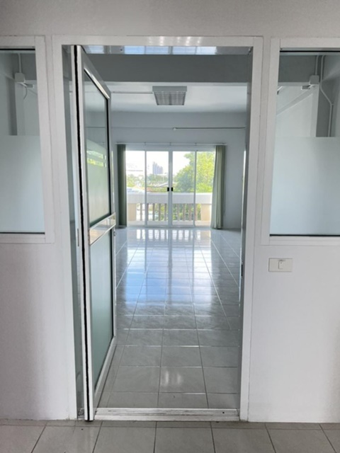 ประกาศฟรี! ซื้อ-ขาย-เช่า คอนโด บ้าน ทาวน์โฮม ที่ดิน และพื้นที่เชิงพาณิชย์ทั่วประเทศไทย ทุกทำเล ทุกงบประมาณ ไม่มีค่าใช้จ่าย ลงง่าย ขายไว เข้าถึงผู้ซื้อโดยตรง 5 173302pic4.jpg