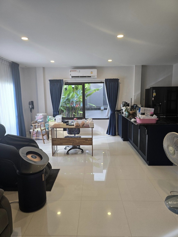 ประกาศฟรี! ซื้อ-ขาย-เช่า คอนโด บ้าน ทาวน์โฮม ที่ดิน และพื้นที่เชิงพาณิชย์ทั่วประเทศไทย ทุกทำเล ทุกงบประมาณ ไม่มีค่าใช้จ่าย ลงง่าย ขายไว เข้าถึงผู้ซื้อโดยตรง 3 476896pic2.jpg