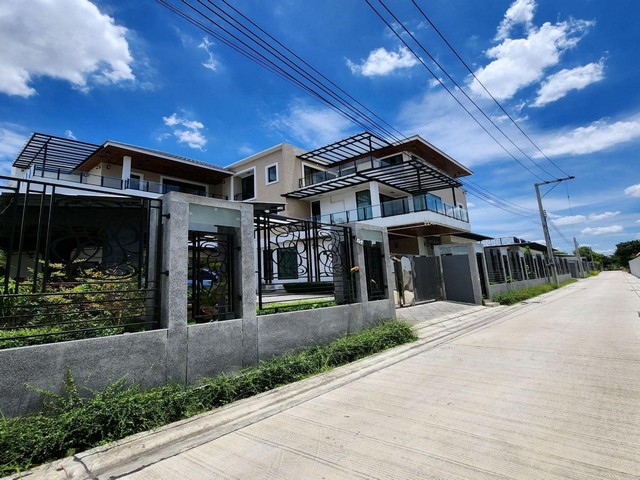 ประกาศฟรี! ซื้อ-ขาย-เช่า คอนโด บ้าน ทาวน์โฮม ที่ดิน และพื้นที่เชิงพาณิชย์ทั่วประเทศไทย ทุกทำเล ทุกงบประมาณ ไม่มีค่าใช้จ่าย ลงง่าย ขายไว เข้าถึงผู้ซื้อโดยตรง 2 476876pic1.jpg