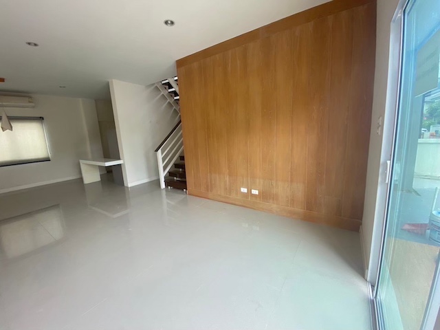 ประกาศฟรี! ซื้อ-ขาย-เช่า คอนโด บ้าน ทาวน์โฮม ที่ดิน และพื้นที่เชิงพาณิชย์ทั่วประเทศไทย ทุกทำเล ทุกงบประมาณ ไม่มีค่าใช้จ่าย ลงง่าย ขายไว เข้าถึงผู้ซื้อโดยตรง 5 277741pic4.jpg