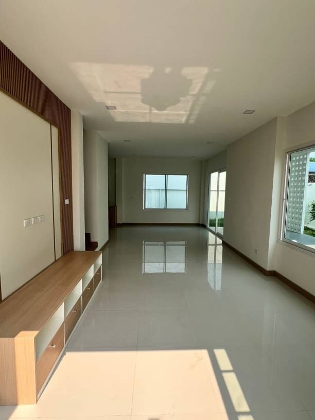 ประกาศฟรี! ซื้อ-ขาย-เช่า คอนโด บ้าน ทาวน์โฮม ที่ดิน และพื้นที่เชิงพาณิชย์ทั่วประเทศไทย ทุกทำเล ทุกงบประมาณ ไม่มีค่าใช้จ่าย ลงง่าย ขายไว เข้าถึงผู้ซื้อโดยตรง 4 173560pic3.jpg