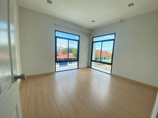 ประกาศฟรี! ซื้อ-ขาย-เช่า คอนโด บ้าน ทาวน์โฮม ที่ดิน และพื้นที่เชิงพาณิชย์ทั่วประเทศไทย ทุกทำเล ทุกงบประมาณ ไม่มีค่าใช้จ่าย ลงง่าย ขายไว เข้าถึงผู้ซื้อโดยตรง 3 173603pic2.jpg