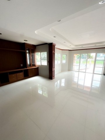 ประกาศฟรี! ซื้อ-ขาย-เช่า คอนโด บ้าน ทาวน์โฮม ที่ดิน และพื้นที่เชิงพาณิชย์ทั่วประเทศไทย ทุกทำเล ทุกงบประมาณ ไม่มีค่าใช้จ่าย ลงง่าย ขายไว เข้าถึงผู้ซื้อโดยตรง 5 173600pic4.jpg