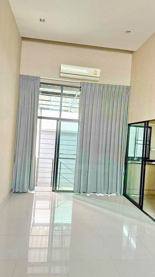 ประกาศฟรี! ซื้อ-ขาย-เช่า คอนโด บ้าน ทาวน์โฮม ที่ดิน และพื้นที่เชิงพาณิชย์ทั่วประเทศไทย ทุกทำเล ทุกงบประมาณ ไม่มีค่าใช้จ่าย ลงง่าย ขายไว เข้าถึงผู้ซื้อโดยตรง 4 22772pic3.jpg