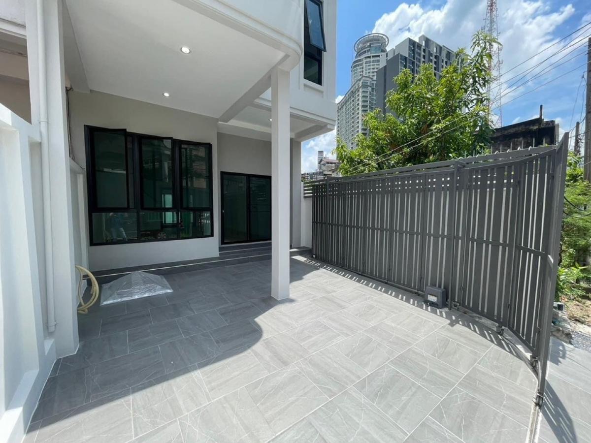 ประกาศฟรี! ซื้อ-ขาย-เช่า คอนโด บ้าน ทาวน์โฮม ที่ดิน และพื้นที่เชิงพาณิชย์ทั่วประเทศไทย ทุกทำเล ทุกงบประมาณ ไม่มีค่าใช้จ่าย ลงง่าย ขายไว เข้าถึงผู้ซื้อโดยตรง 5 173143pic4.jpg