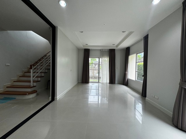 ประกาศฟรี! ซื้อ-ขาย-เช่า คอนโด บ้าน ทาวน์โฮม ที่ดิน และพื้นที่เชิงพาณิชย์ทั่วประเทศไทย ทุกทำเล ทุกงบประมาณ ไม่มีค่าใช้จ่าย ลงง่าย ขายไว เข้าถึงผู้ซื้อโดยตรง 5 477177pic4.jpg