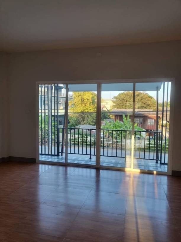 ประกาศฟรี! ซื้อ-ขาย-เช่า คอนโด บ้าน ทาวน์โฮม ที่ดิน และพื้นที่เชิงพาณิชย์ทั่วประเทศไทย ทุกทำเล ทุกงบประมาณ ไม่มีค่าใช้จ่าย ลงง่าย ขายไว เข้าถึงผู้ซื้อโดยตรง 5 173738pic4.jpg