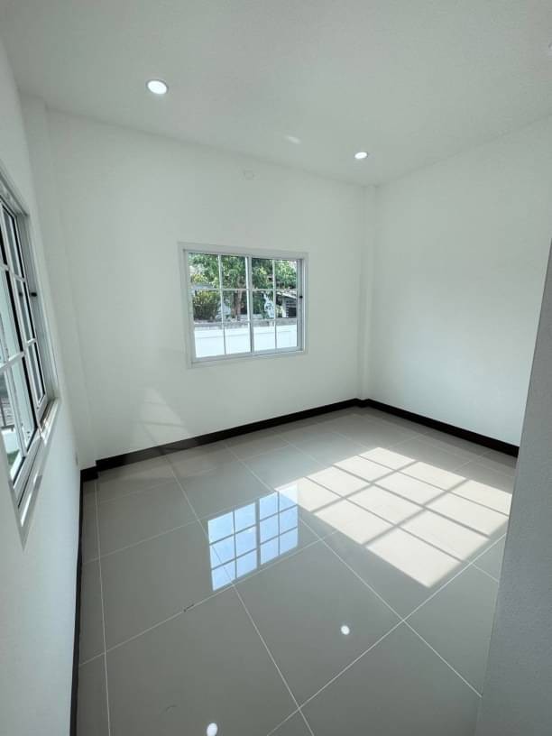 ประกาศฟรี! ซื้อ-ขาย-เช่า คอนโด บ้าน ทาวน์โฮม ที่ดิน และพื้นที่เชิงพาณิชย์ทั่วประเทศไทย ทุกทำเล ทุกงบประมาณ ไม่มีค่าใช้จ่าย ลงง่าย ขายไว เข้าถึงผู้ซื้อโดยตรง 4 173737pic3.jpg