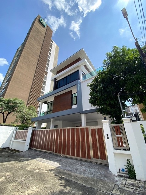 ประกาศฟรี! ซื้อ-ขาย-เช่า คอนโด บ้าน ทาวน์โฮม ที่ดิน และพื้นที่เชิงพาณิชย์ทั่วประเทศไทย ทุกทำเล ทุกงบประมาณ ไม่มีค่าใช้จ่าย ลงง่าย ขายไว เข้าถึงผู้ซื้อโดยตรง 3 477386pic2.jpg