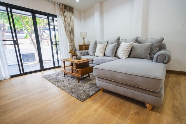 ประกาศฟรี! ซื้อ-ขาย-เช่า คอนโด บ้าน ทาวน์โฮม ที่ดิน และพื้นที่เชิงพาณิชย์ทั่วประเทศไทย ทุกทำเล ทุกงบประมาณ ไม่มีค่าใช้จ่าย ลงง่าย ขายไว เข้าถึงผู้ซื้อโดยตรง 4 173980pic3.jpg