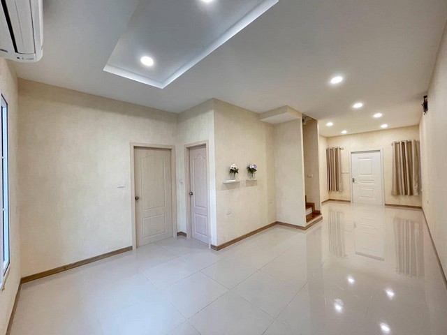 ประกาศฟรี! ซื้อ-ขาย-เช่า คอนโด บ้าน ทาวน์โฮม ที่ดิน และพื้นที่เชิงพาณิชย์ทั่วประเทศไทย ทุกทำเล ทุกงบประมาณ ไม่มีค่าใช้จ่าย ลงง่าย ขายไว เข้าถึงผู้ซื้อโดยตรง 3 275708pic2.jpg