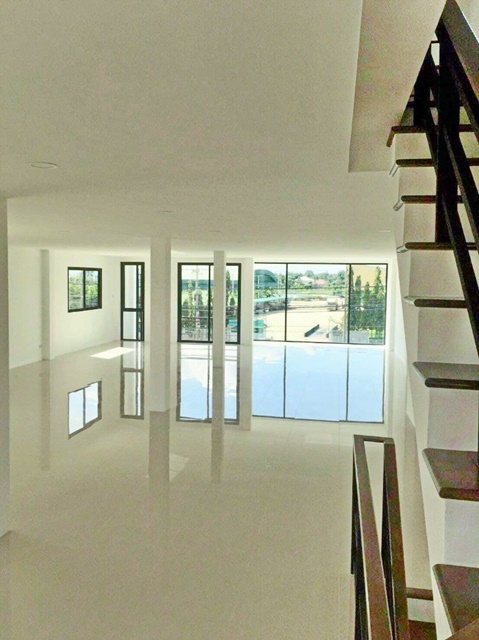 ประกาศฟรี! ซื้อ-ขาย-เช่า คอนโด บ้าน ทาวน์โฮม ที่ดิน และพื้นที่เชิงพาณิชย์ทั่วประเทศไทย ทุกทำเล ทุกงบประมาณ ไม่มีค่าใช้จ่าย ลงง่าย ขายไว เข้าถึงผู้ซื้อโดยตรง 3 174078pic2.jpg