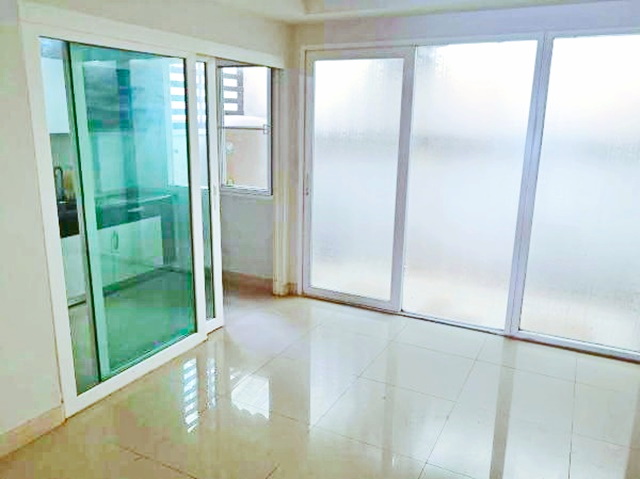 ประกาศฟรี! ซื้อ-ขาย-เช่า คอนโด บ้าน ทาวน์โฮม ที่ดิน และพื้นที่เชิงพาณิชย์ทั่วประเทศไทย ทุกทำเล ทุกงบประมาณ ไม่มีค่าใช้จ่าย ลงง่าย ขายไว เข้าถึงผู้ซื้อโดยตรง 5 174230pic4.jpg