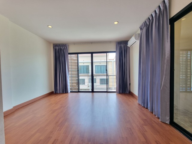 ประกาศฟรี! ซื้อ-ขาย-เช่า คอนโด บ้าน ทาวน์โฮม ที่ดิน และพื้นที่เชิงพาณิชย์ทั่วประเทศไทย ทุกทำเล ทุกงบประมาณ ไม่มีค่าใช้จ่าย ลงง่าย ขายไว เข้าถึงผู้ซื้อโดยตรง 4 276743pic3.jpg