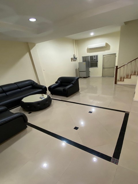 ประกาศฟรี! ซื้อ-ขาย-เช่า คอนโด บ้าน ทาวน์โฮม ที่ดิน และพื้นที่เชิงพาณิชย์ทั่วประเทศไทย ทุกทำเล ทุกงบประมาณ ไม่มีค่าใช้จ่าย ลงง่าย ขายไว เข้าถึงผู้ซื้อโดยตรง 3 477779pic2.jpg